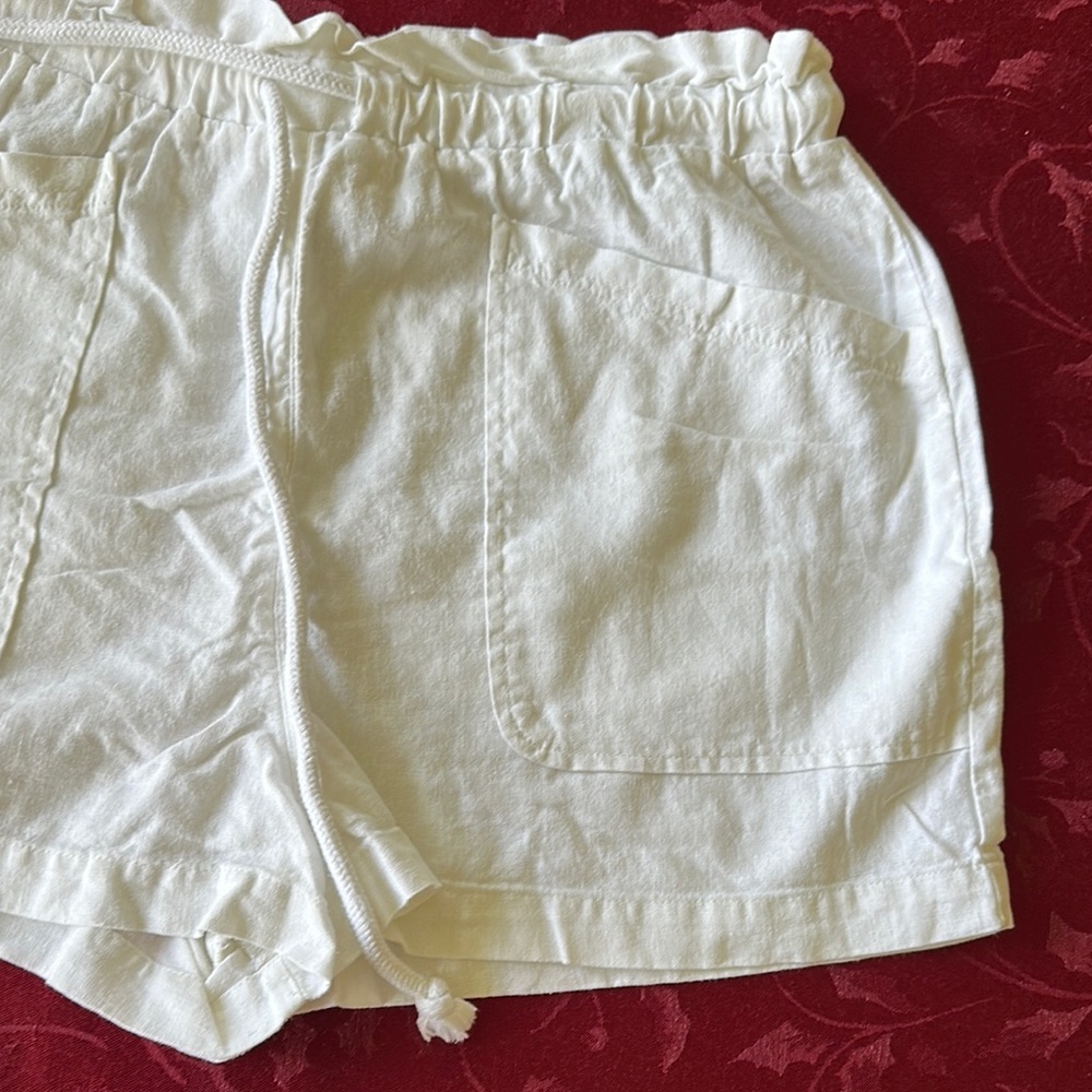 Universal Thread Women's White Linen Cargo Shorts EUC - Picture 7 of 7